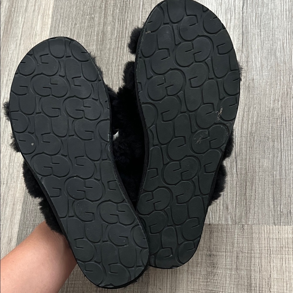 UGG Scuffita Genuine Shearling Slide Slippers Black - Picture 4 of 4